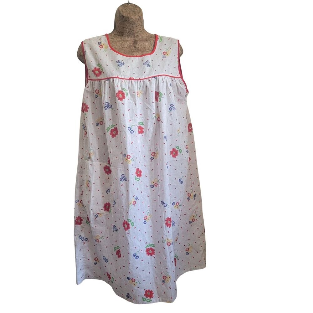 Vtg Cottagecore Floral Sleeveless Cotton House Dress With Pockets & Red Trim